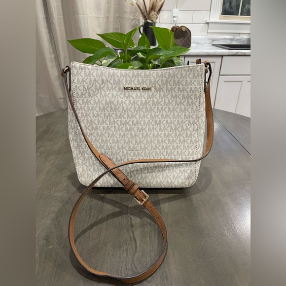Handbags - Michael Kors Bag